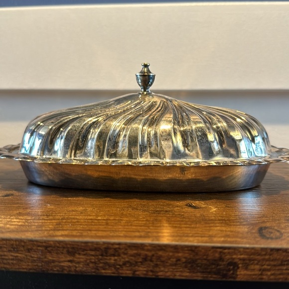 Lidded Butter Dish, Silverplated Retro Butter Mid Century Decor - Picture 8 of 10